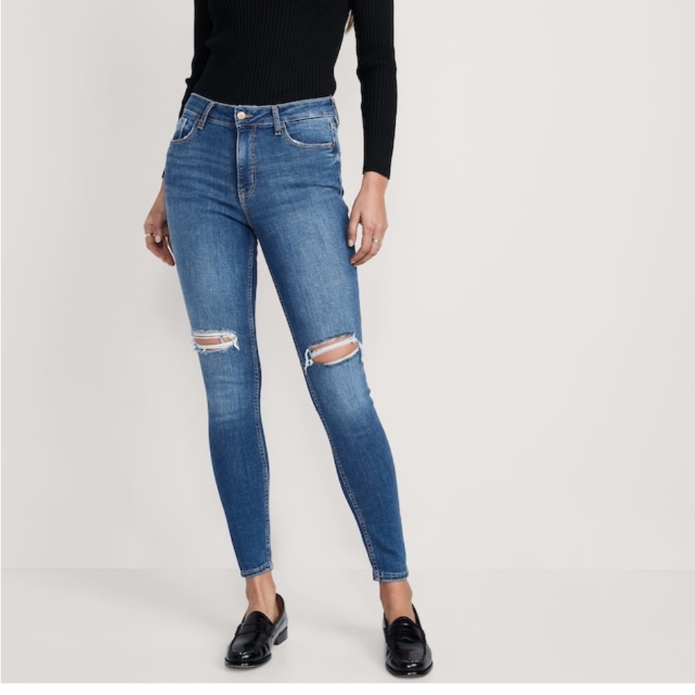 Old Navy High-Waisted Rockstar Super-Skinny Ripped Jeans Size 10